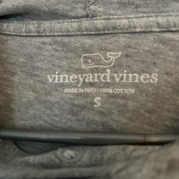Vineyard Vines tee w/ hood. Great condition. No string at neck as shown. Size S - Picture 3 of 5